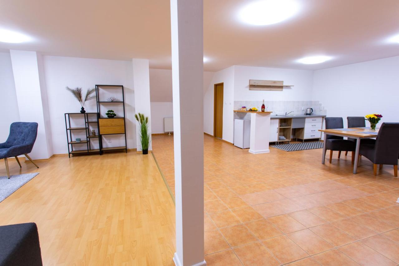 Hotel Novy Kastiel - Self Check-In Topolcany Luaran gambar